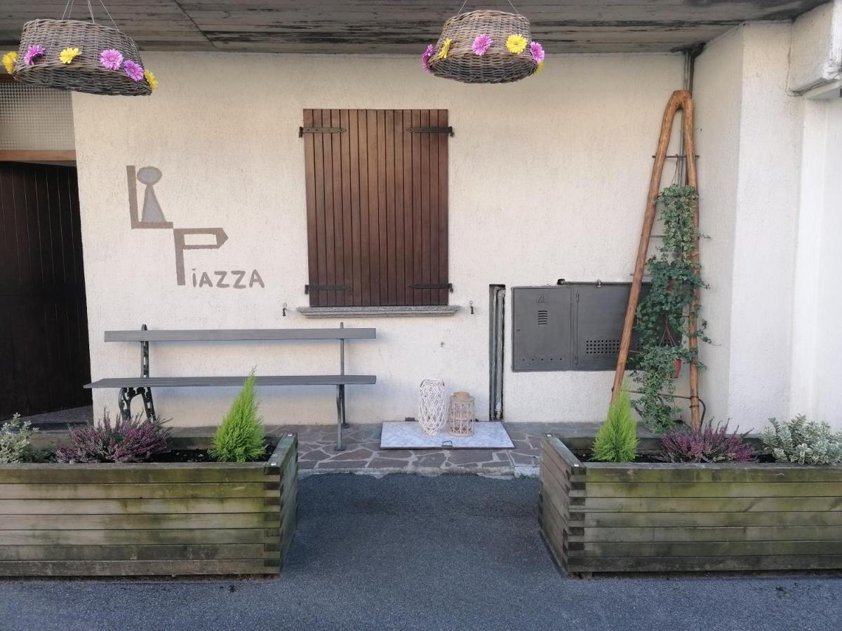 Zone Casa Vacanze 'La Piazza'ヴィラ エクステリア 写真